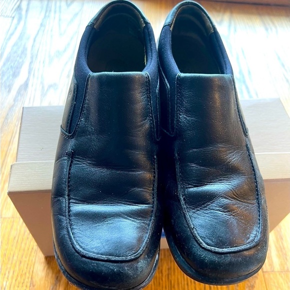 Rockport Black Leather Flats Sleek Minimalist Design - Picture 6 of 10